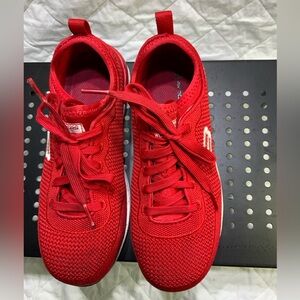 SKECHERS FOR WORK WOMEN’S SIZE 6 WITH COMP TOE‎ MEMORY FOAM RED